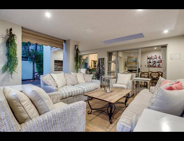 5 BEDROOM HOUSE FOR SALE IN FOURWAYS GARDENS